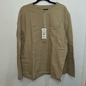 Men’s lightweight, long sleeve top
